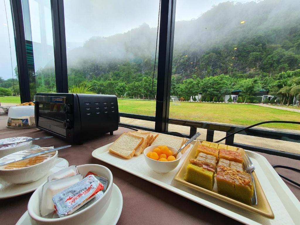 Phuphayot Resort Trang Ngoại thất bức ảnh