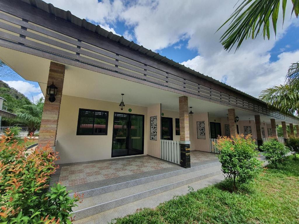 Phuphayot Resort Trang Ngoại thất bức ảnh
