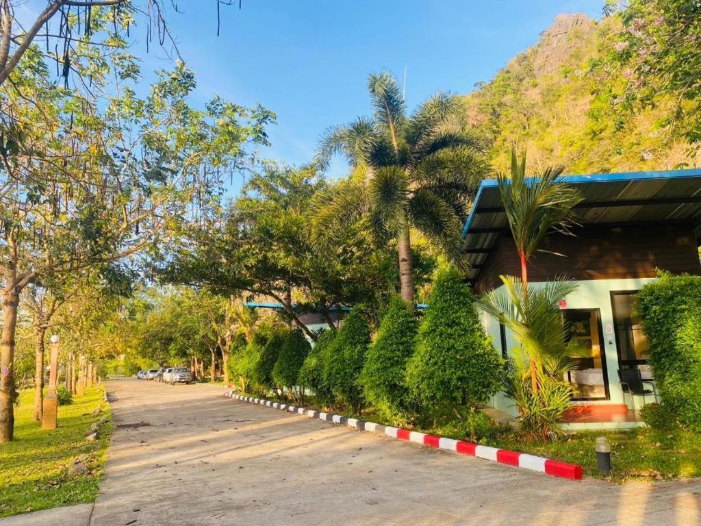 Phuphayot Resort Trang Ngoại thất bức ảnh